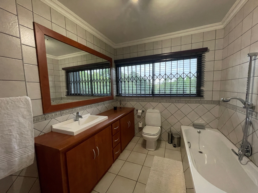 5 Bedroom Property for Sale in Three Rivers East Gauteng