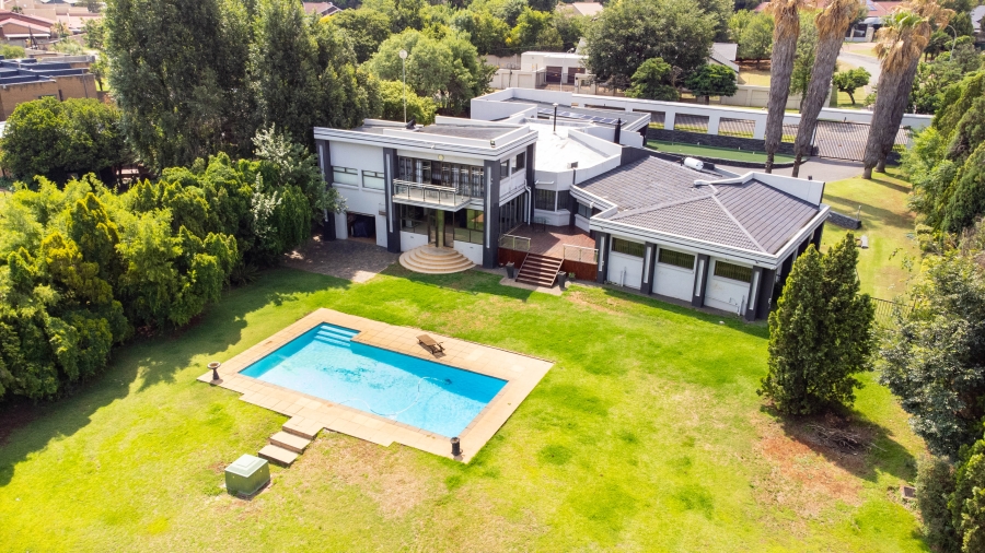 5 Bedroom Property for Sale in Three Rivers East Gauteng