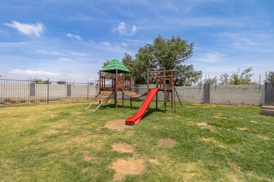 2 Bedroom Property for Sale in Witpoortjie Gauteng