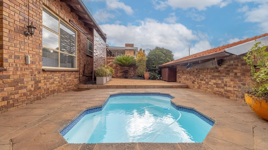 3 Bedroom Property for Sale in Rant En Dal Gauteng