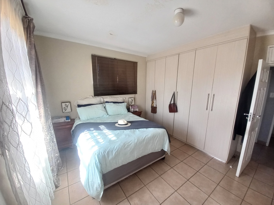 3 Bedroom Property for Sale in Kwaggasrand Gauteng