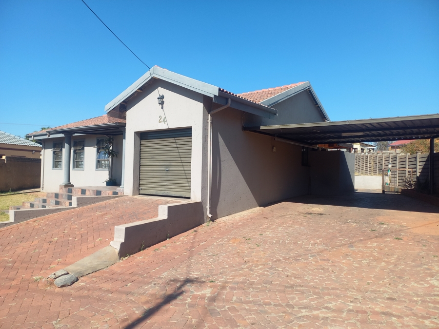 3 Bedroom Property for Sale in Kwaggasrand Gauteng