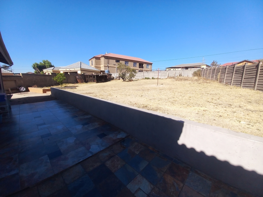 3 Bedroom Property for Sale in Kwaggasrand Gauteng