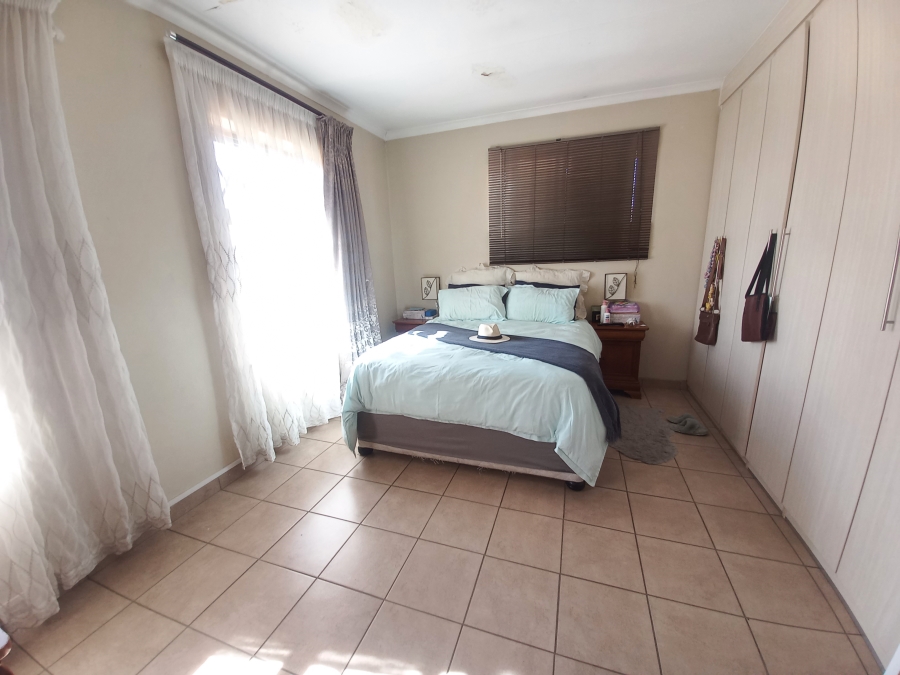 3 Bedroom Property for Sale in Kwaggasrand Gauteng