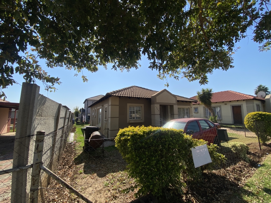 3 Bedroom Property for Sale in Rosslyn Gauteng