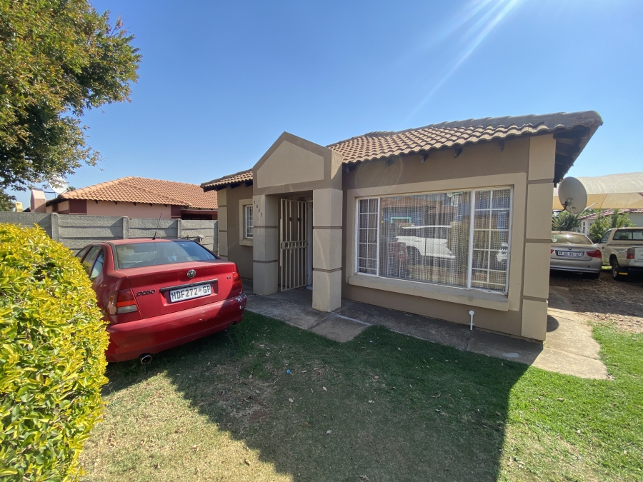 3 Bedroom Property for Sale in Rosslyn Gauteng