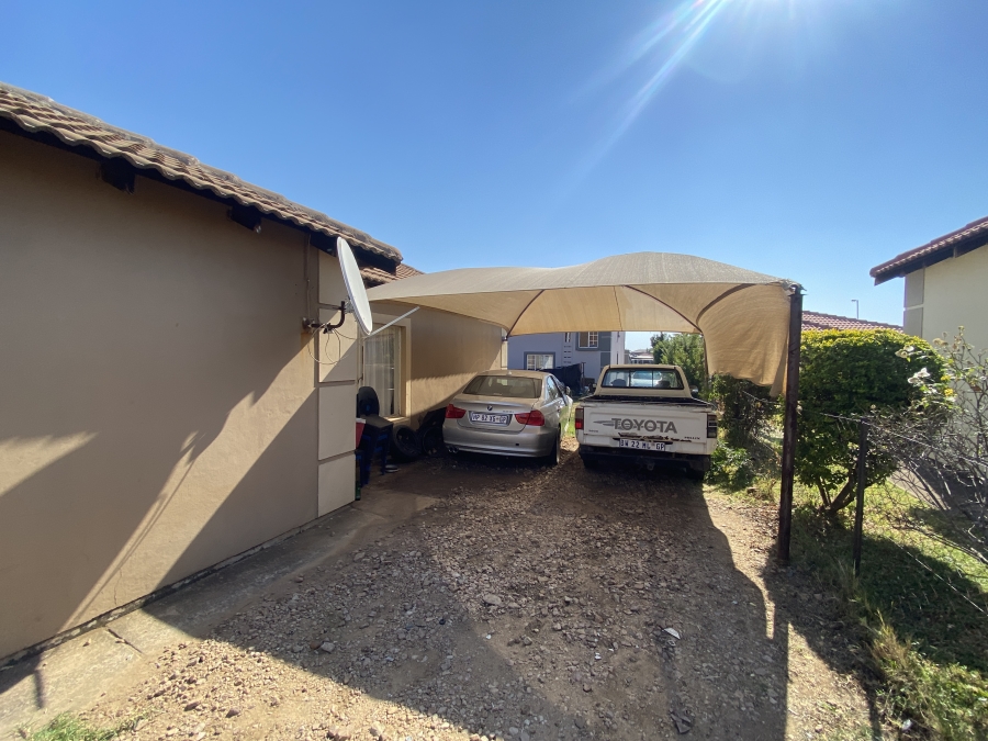 3 Bedroom Property for Sale in Rosslyn Gauteng