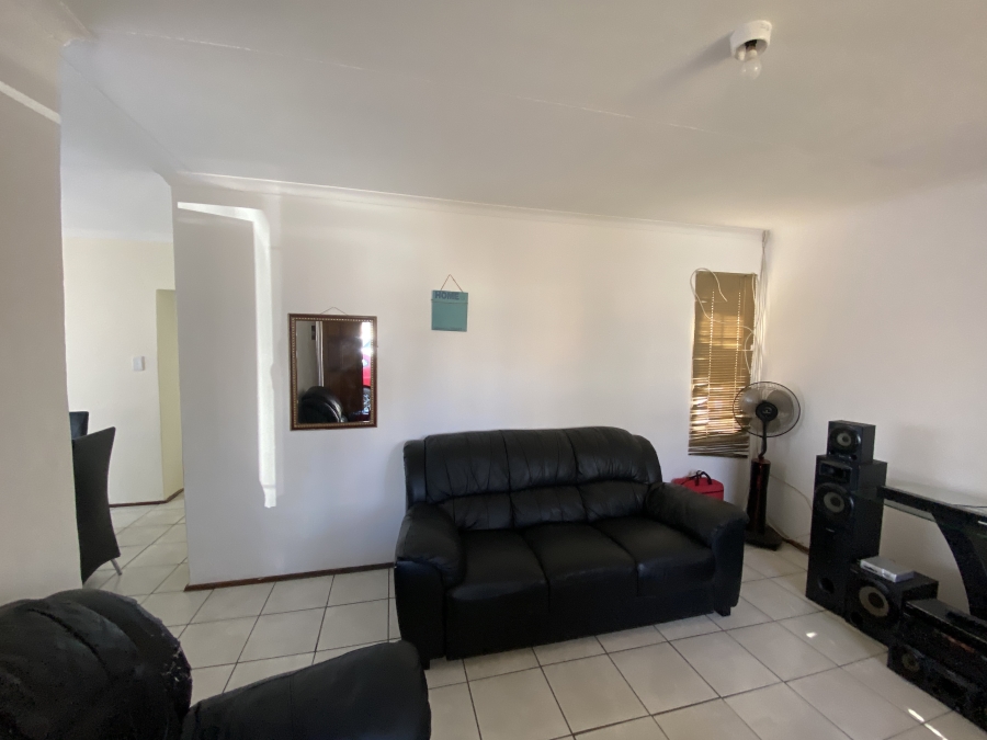 3 Bedroom Property for Sale in Rosslyn Gauteng