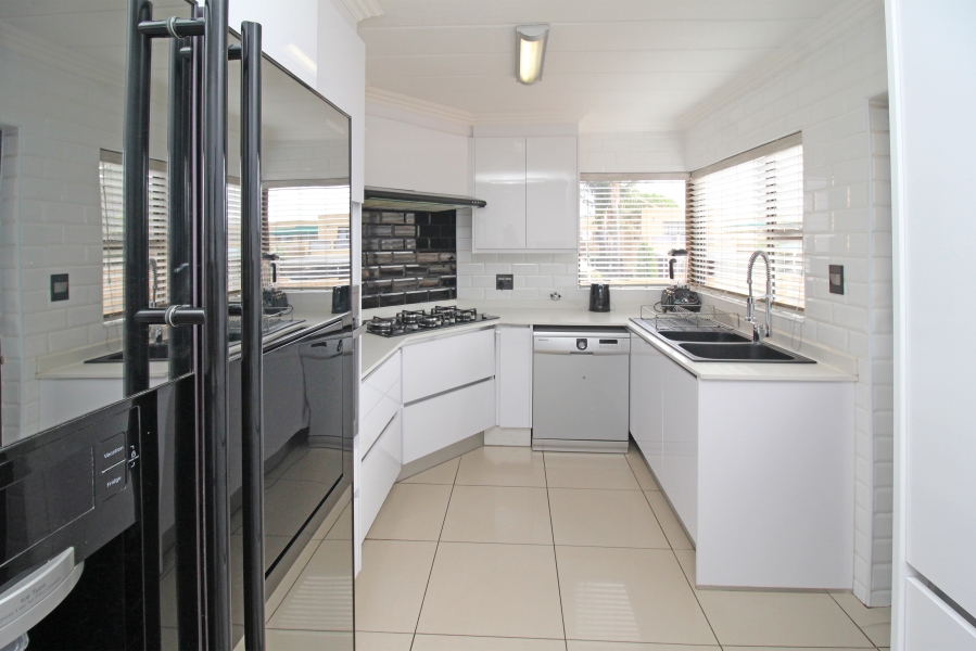 4 Bedroom Property for Sale in Halfway Gardens Gauteng