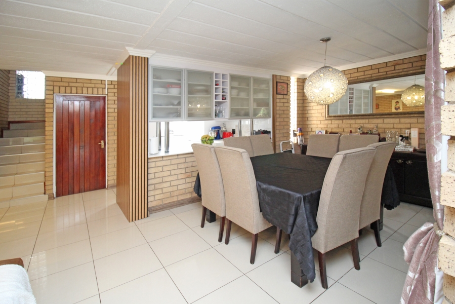 4 Bedroom Property for Sale in Halfway Gardens Gauteng