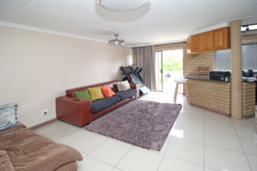 4 Bedroom Property for Sale in Halfway Gardens Gauteng