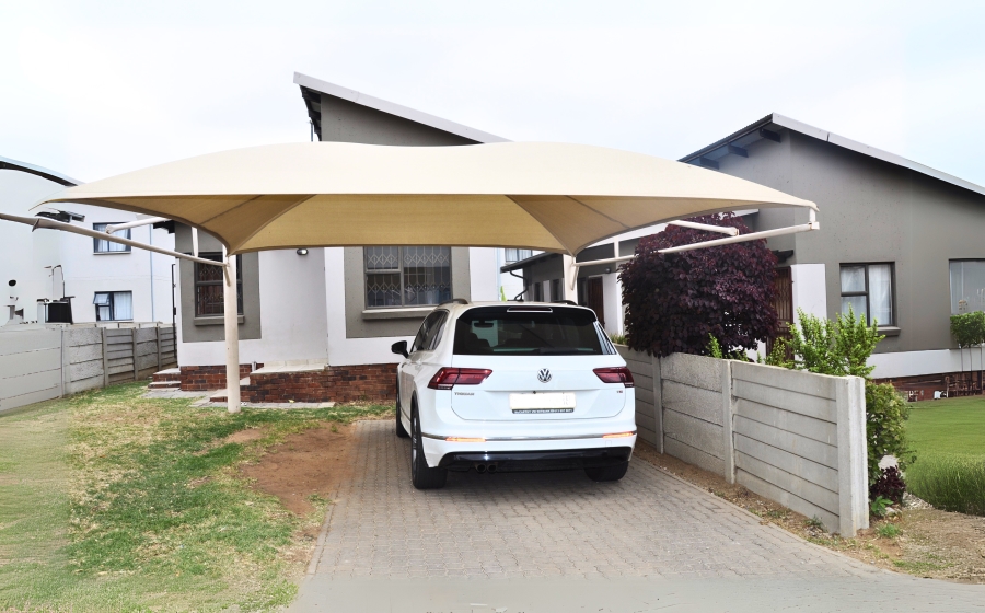 3 Bedroom Property for Sale in Noordwyk Gauteng