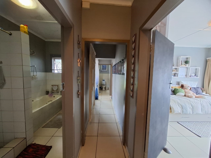 4 Bedroom Property for Sale in Sinoville Gauteng