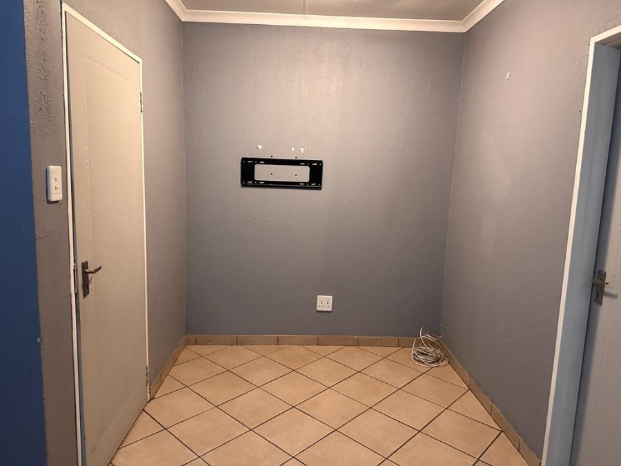 2 Bedroom Property for Sale in Krugersrus Gauteng