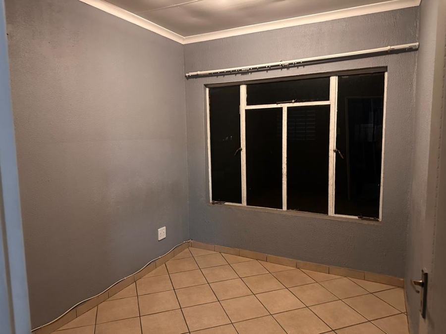 2 Bedroom Property for Sale in Krugersrus Gauteng