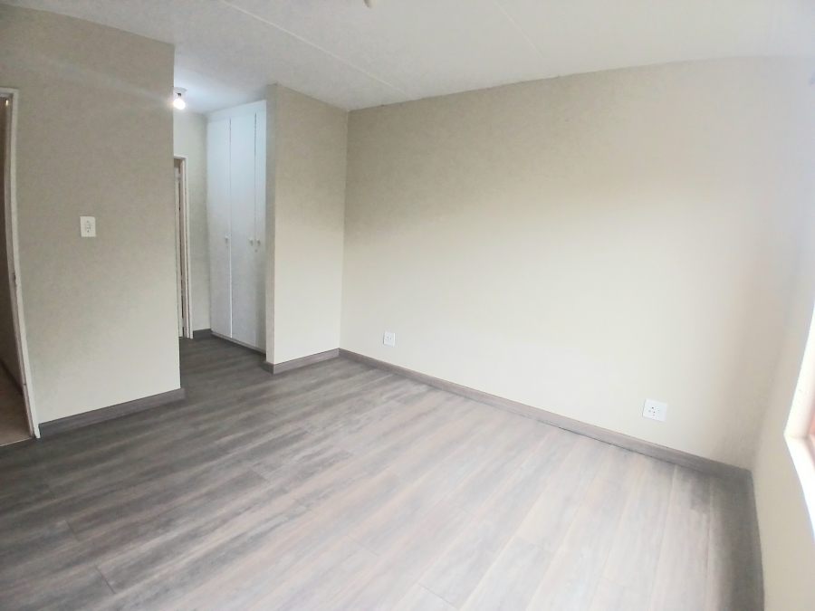 2 Bedroom Property for Sale in Dowerglen Ext 4 Gauteng