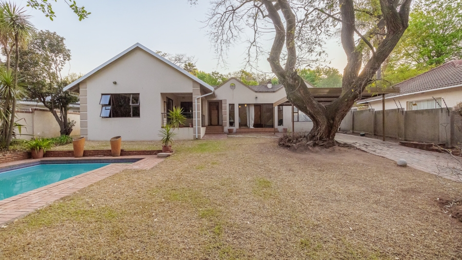 To Let 5 Bedroom Property for Rent in Blairgowrie Gauteng