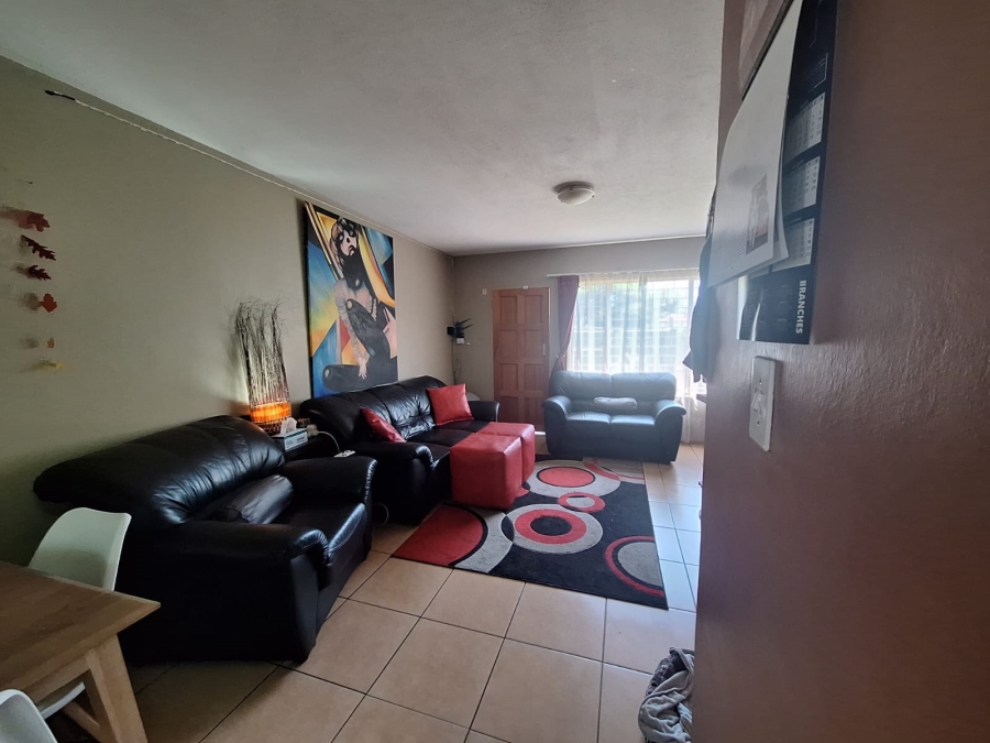 2 Bedroom Property for Sale in Annlin Gauteng