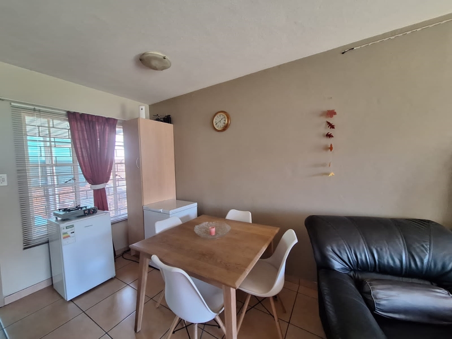 2 Bedroom Property for Sale in Annlin Gauteng