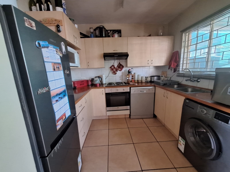 2 Bedroom Property for Sale in Annlin Gauteng