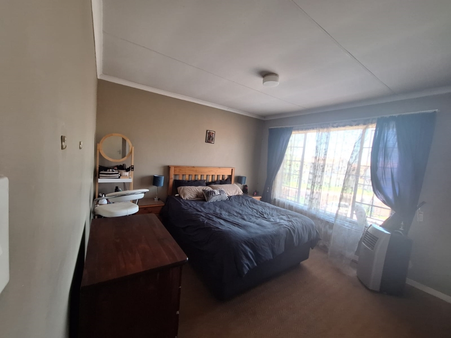 2 Bedroom Property for Sale in Annlin Gauteng