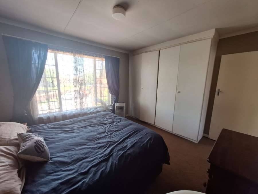 2 Bedroom Property for Sale in Annlin Gauteng