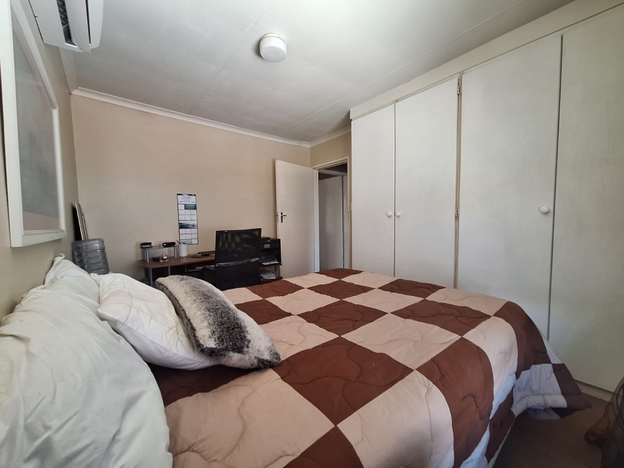 2 Bedroom Property for Sale in Annlin Gauteng