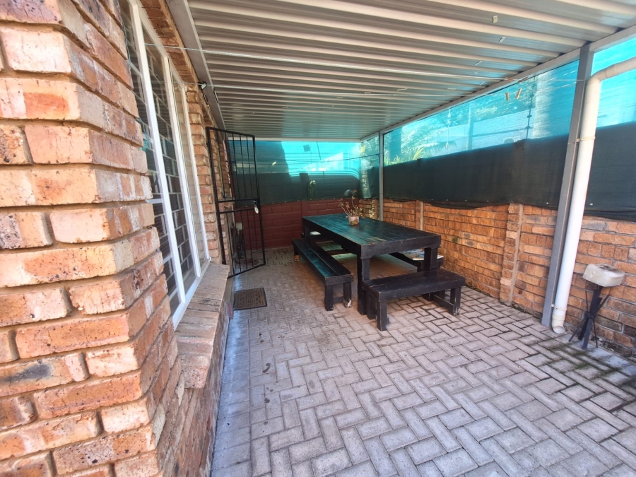 2 Bedroom Property for Sale in Annlin Gauteng