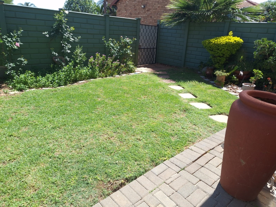 2 Bedroom Property for Sale in Annlin Gauteng