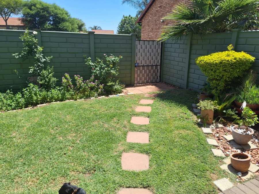 2 Bedroom Property for Sale in Annlin Gauteng