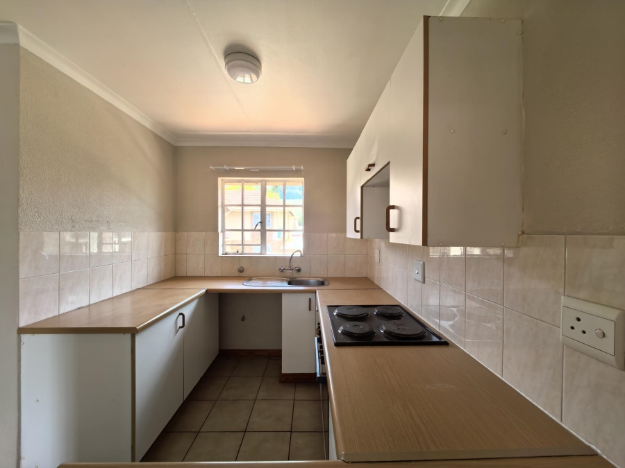 To Let 2 Bedroom Property for Rent in Magalieskruin Gauteng