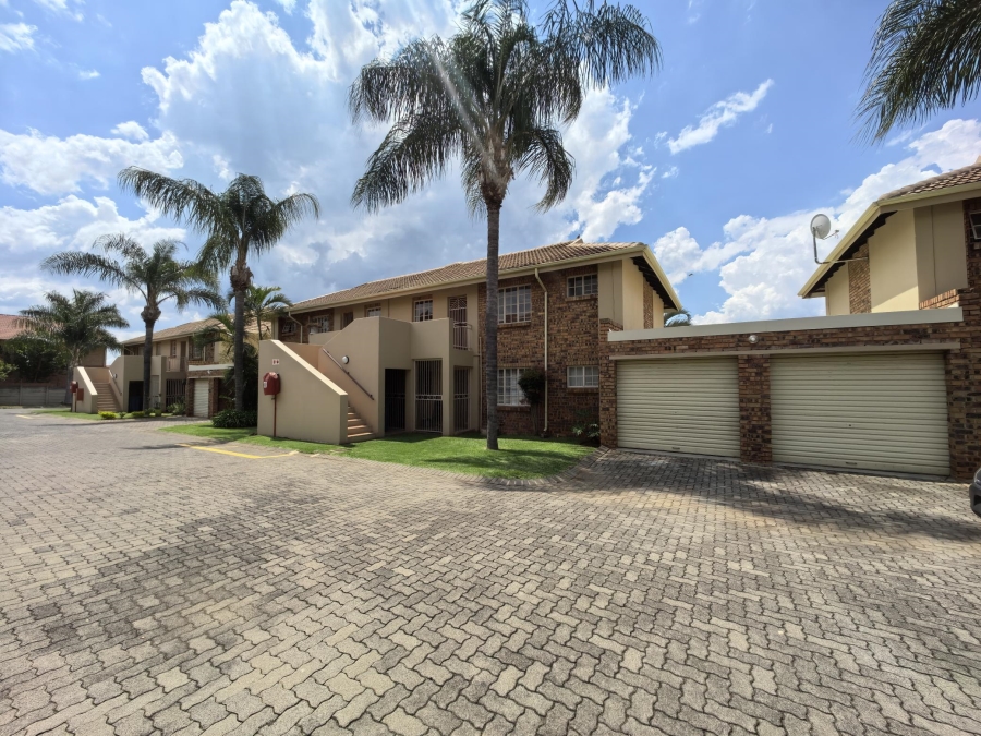 To Let 2 Bedroom Property for Rent in Magalieskruin Gauteng