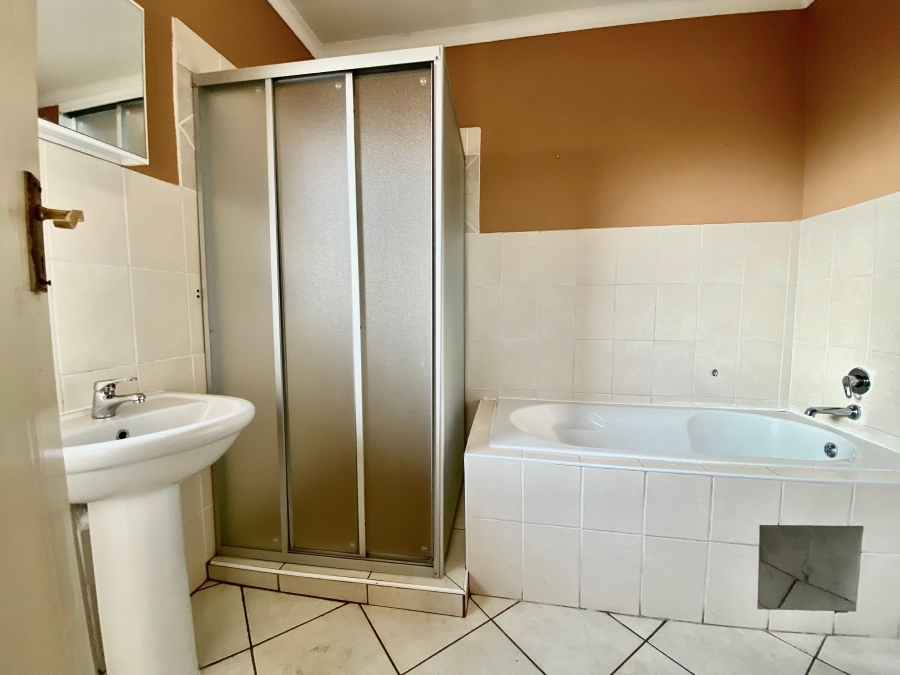 3 Bedroom Property for Sale in Amberfield Gauteng