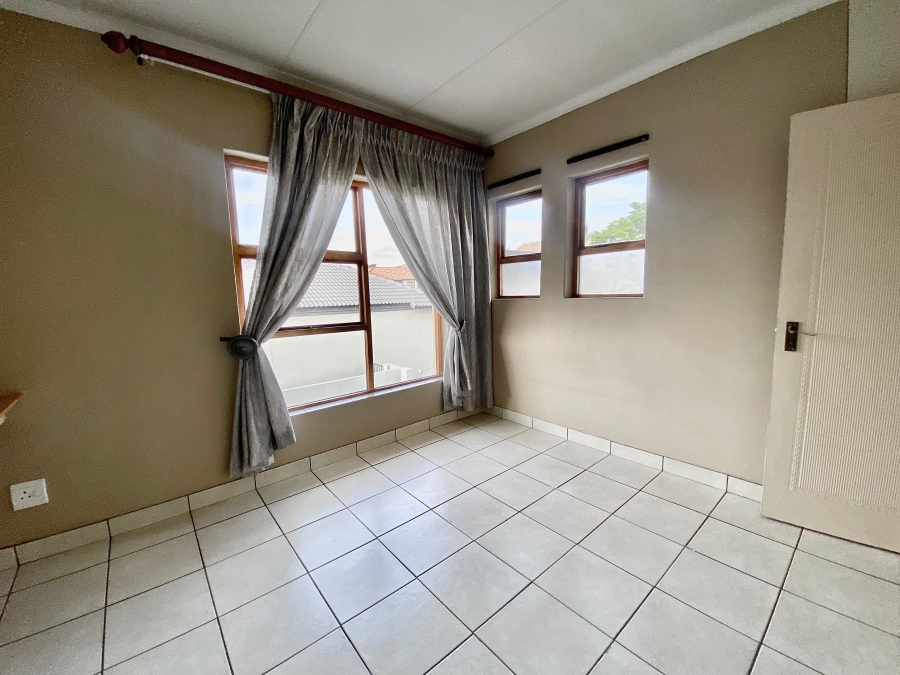 3 Bedroom Property for Sale in Amberfield Gauteng