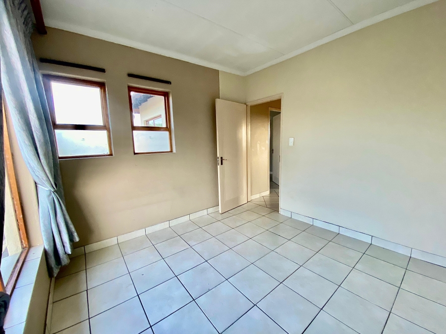 3 Bedroom Property for Sale in Amberfield Gauteng