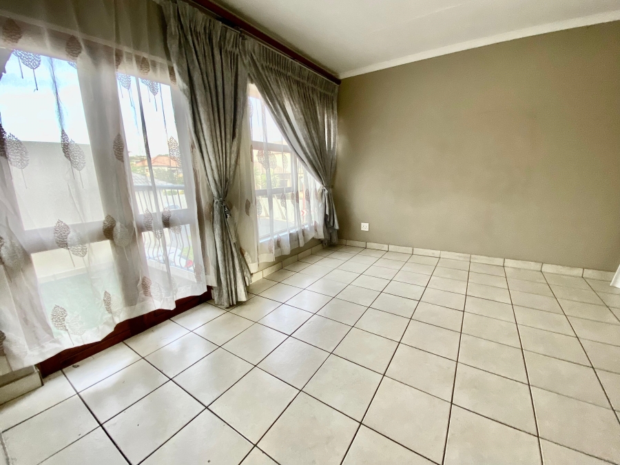 3 Bedroom Property for Sale in Amberfield Gauteng