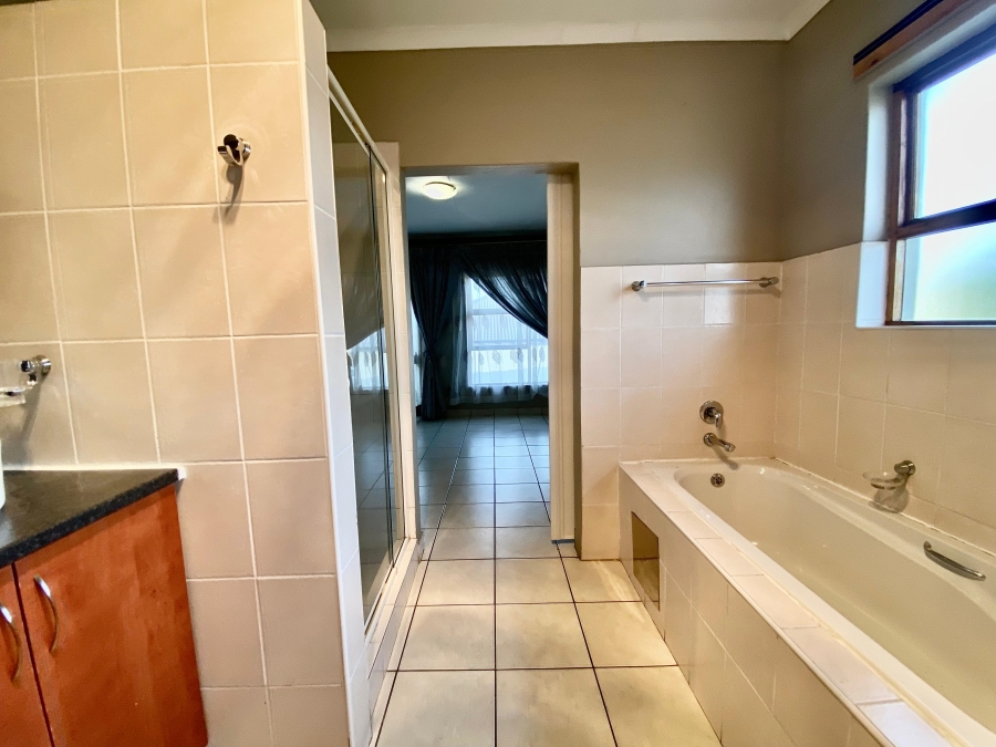 3 Bedroom Property for Sale in Amberfield Gauteng