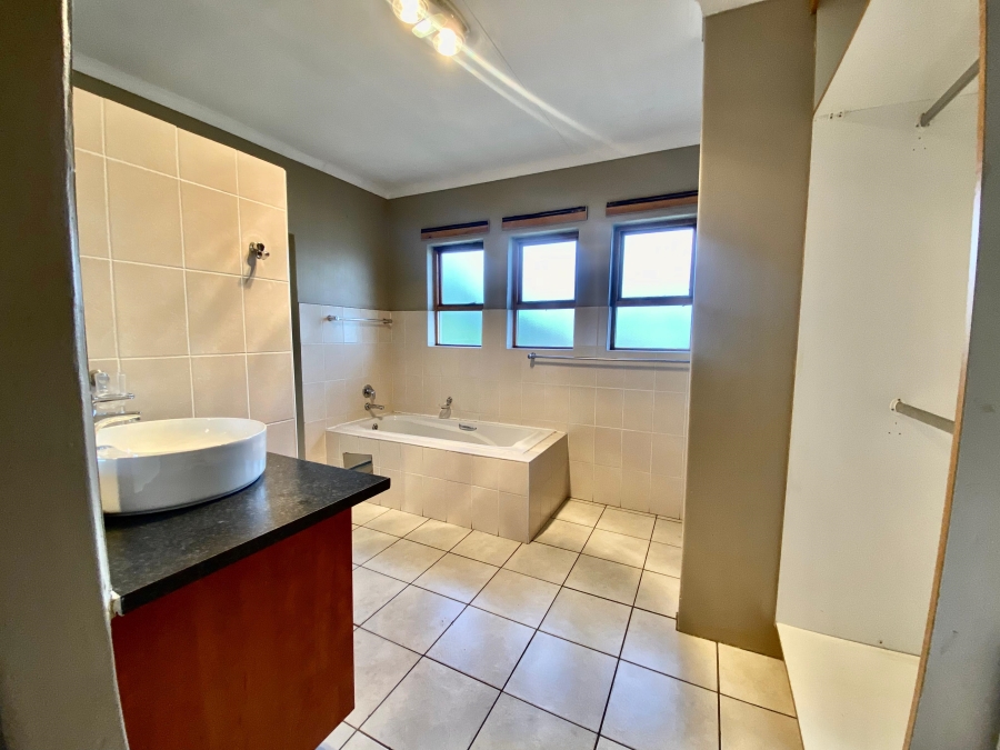 3 Bedroom Property for Sale in Amberfield Gauteng