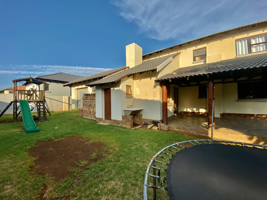 3 Bedroom Property for Sale in Amberfield Gauteng