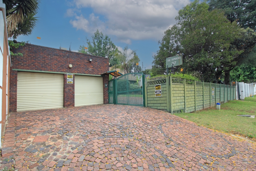 3 Bedroom Property for Sale in Kew Gauteng