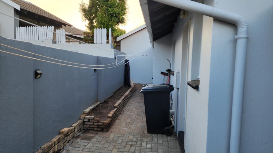 To Let 2 Bedroom Property for Rent in Northwold Gauteng