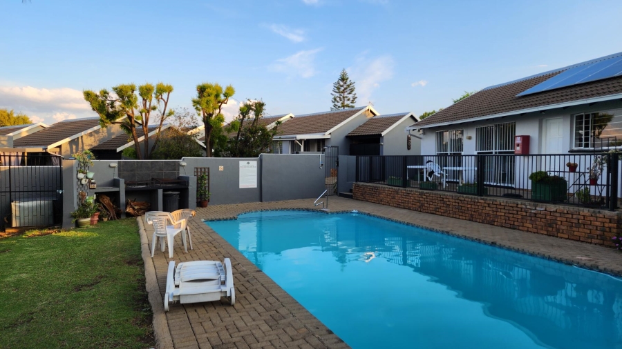 To Let 2 Bedroom Property for Rent in Northwold Gauteng