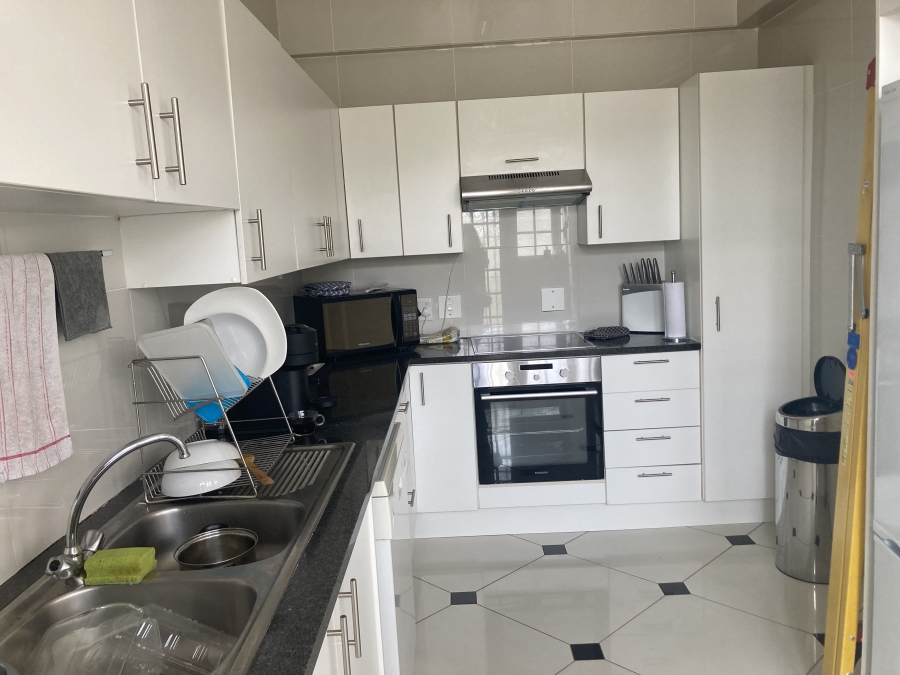 To Let 2 Bedroom Property for Rent in Houghton Estate Gauteng