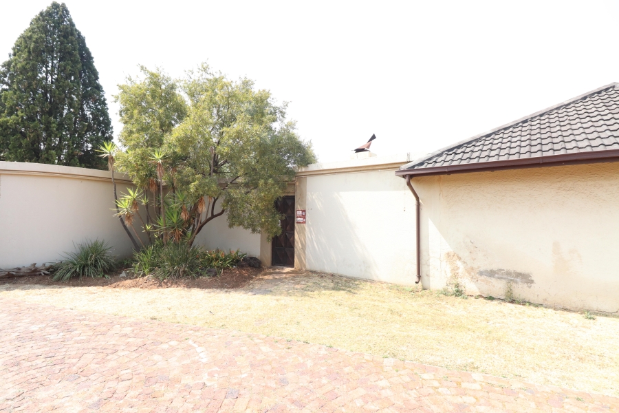 To Let 2 Bedroom Property for Rent in Van Riebeeck Park Gauteng