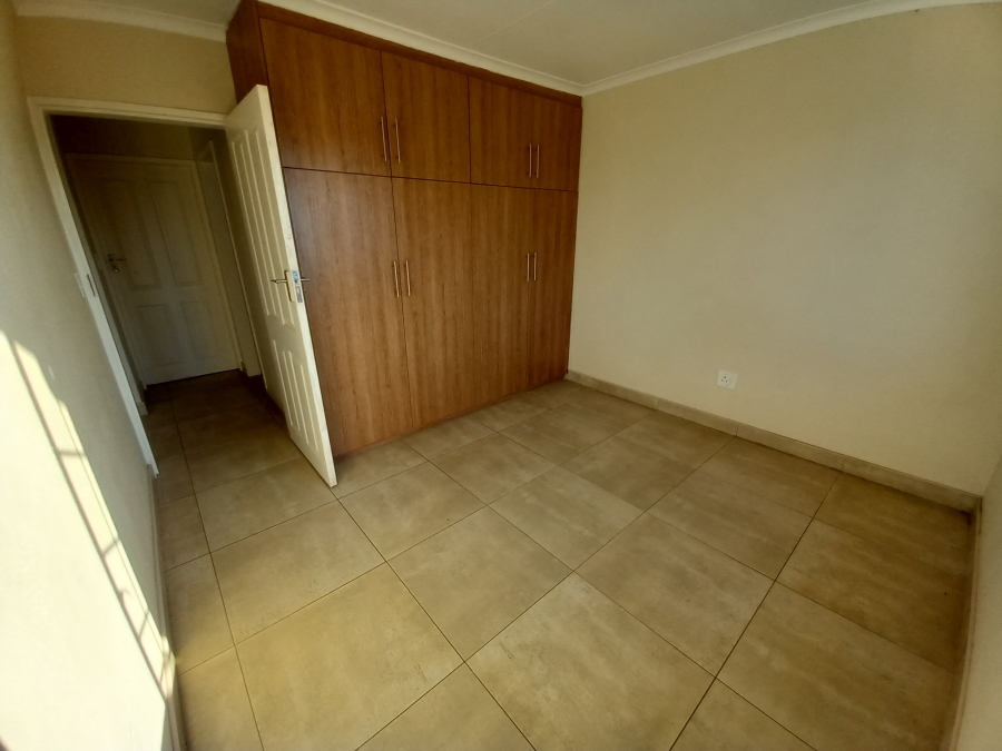 2 Bedroom Property for Sale in Glen Marais Gauteng