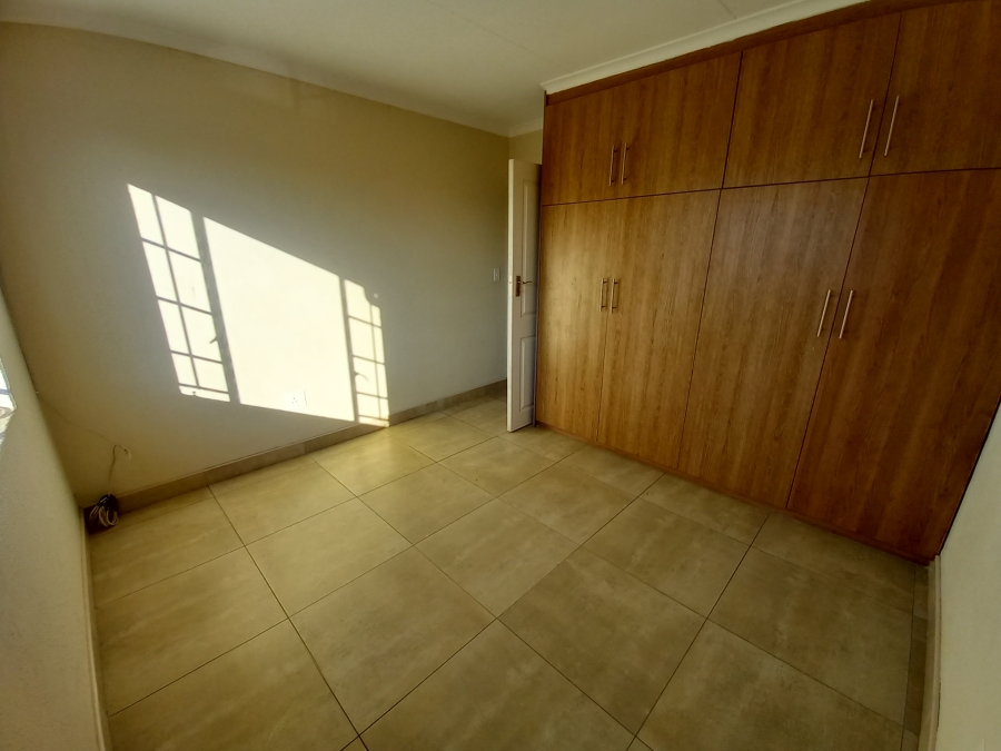 2 Bedroom Property for Sale in Glen Marais Gauteng