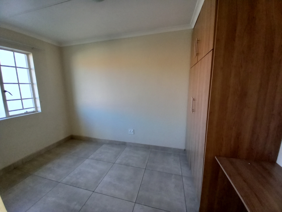 2 Bedroom Property for Sale in Glen Marais Gauteng