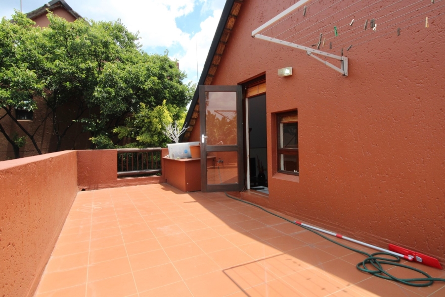 2 Bedroom Property for Sale in Magaliessig Gauteng