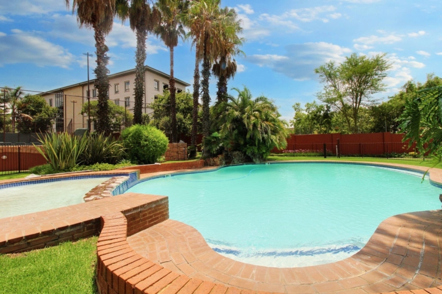 2 Bedroom Property for Sale in Magaliessig Gauteng