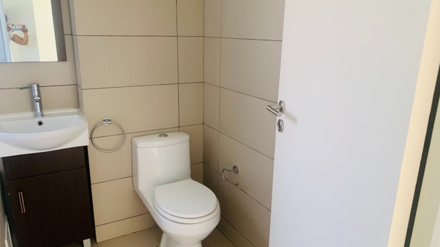 To Let 2 Bedroom Property for Rent in Fourways Gauteng